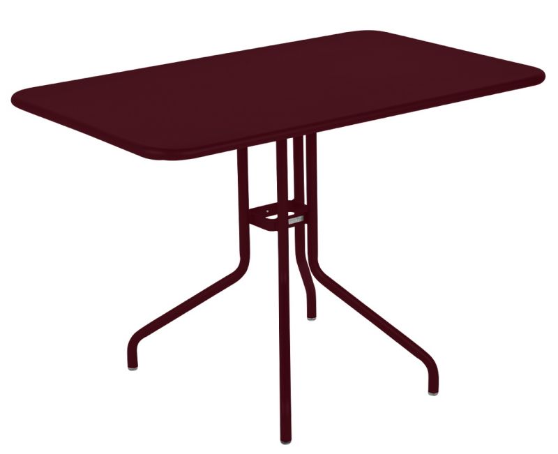 Burgunderroter Pétale Tisch 110 x 70 cm von Fermob für den Außenbereich, mit Stahlgestell.